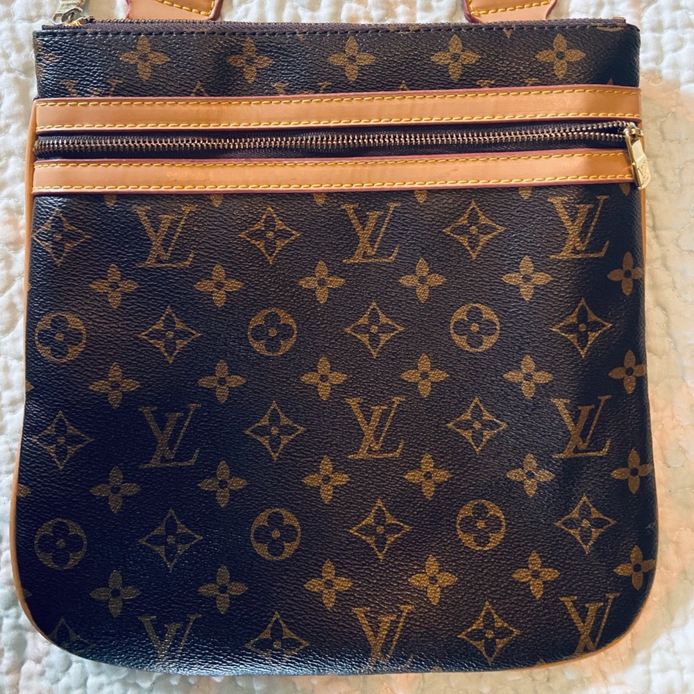 Cross body purse